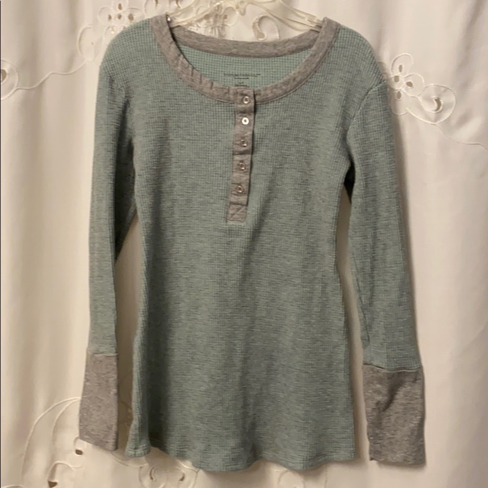 Liz Lange maternity top